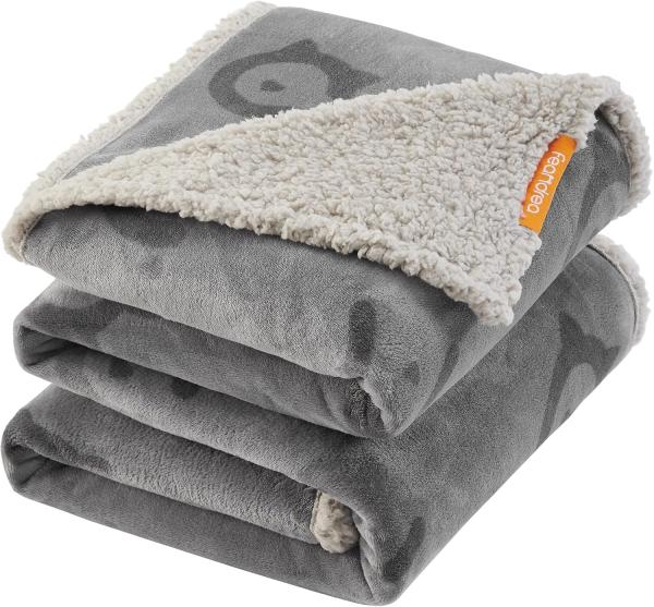 Feandrea wasserdichte Hundedecke, Sherpa Fleece Haustier Decke für große und extra große Hunde, Katzen, 203 x 152 cm, XXL, maschinenwaschbar, beidseitiger Sofabezug-Schutz, grau