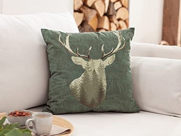 Kissenhülle "Waldhirsch", 45x45 cm, grün in Samt Optik, Kissenbezug mit Hirsch Motiv, Zierkissenbezug