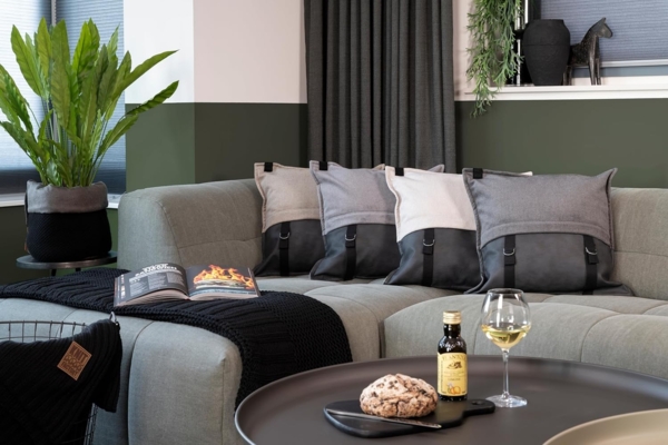 Knit Factory Vinz Decke 160x130 cm Glatt Schwarz Bild 2