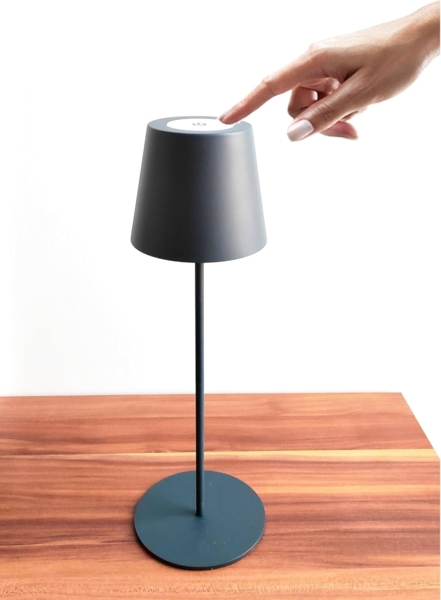 TRANGO LED Tischleuchte, Anthrazit LED Tischlampe 2017-03A kabellos & Touch stufenlos dimmbar 3 Watt 2700K warmweiß IP44 Spritzwassergeschützt Tischleuchte Akku Aufladbar, für Schlafzimmer Garten Restaurant Bar Terrasse Camping