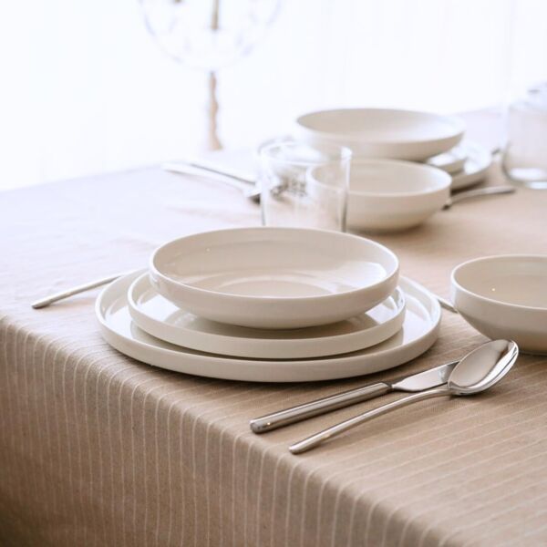 Zoha Geschirr-Set Pure Teller Set aus Porzellan in weiß (24-tlg), Porzellan, Spülmaschinengeeignet und Mikrowellengeeignet