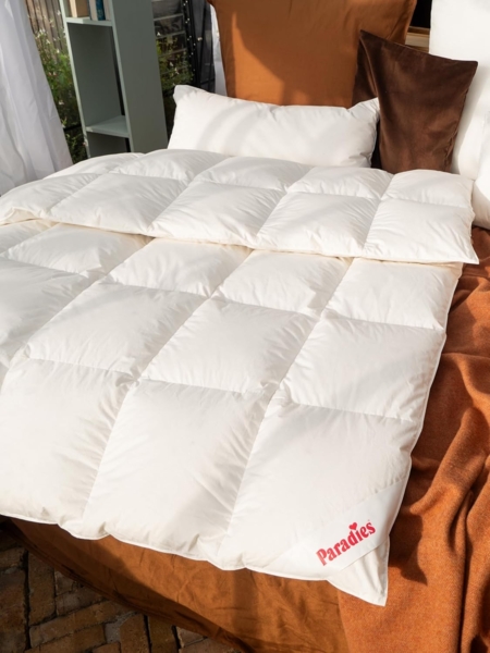 Paradies Daunenbettdecke Elma 90, Füllung: 90% Daunen, 10% Federn, Bezug: 100% Baumwolle, natürliche Leichtigkeit Bild 2