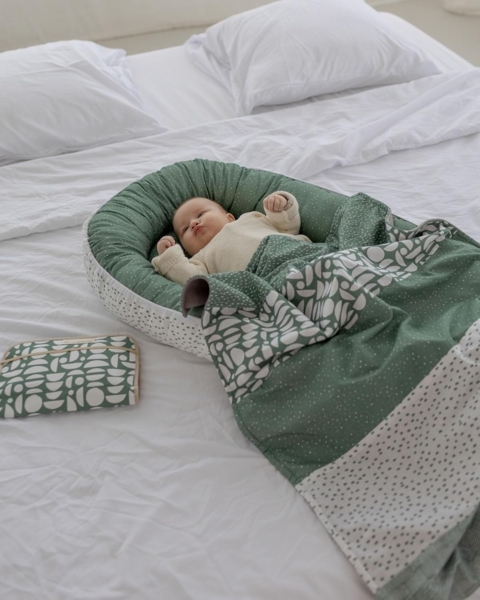 ULLENBOOM ® Babydecke 70x100 cm, Grün (Made in EU) - Aus Baumwolle & flauschigem Fleece (OEKO-TEX Standard), Baby Decke Neugeborenen, ideal als Kinderwagendecke oder Kuscheldecke Bild 5