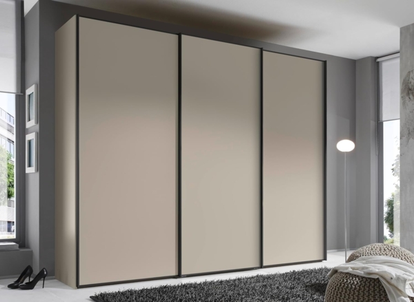 Staud Schwebetürenschrank, Holzwerkstoff, Sand, 222cm / 298cm / 68 cm (H/B/T)