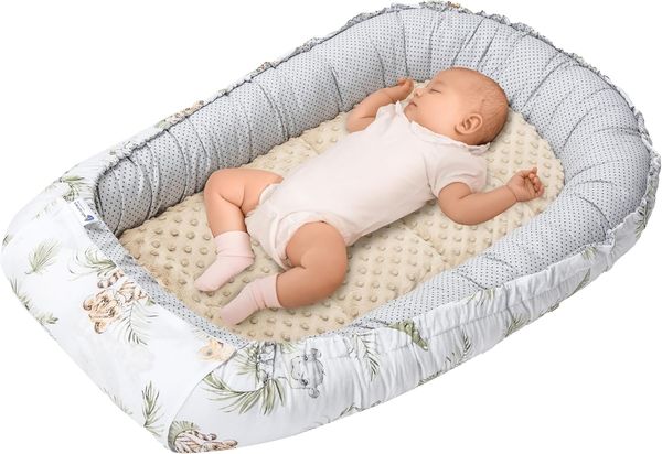 Medi Partners Babynest Nestchen für Neugeborene - 100 x 60 x 15 Babynestchen Baby zweiseitg Nest Bett 100% Baumwolle Minky Kuschelnest tragbar (Safari mit beige Minky)