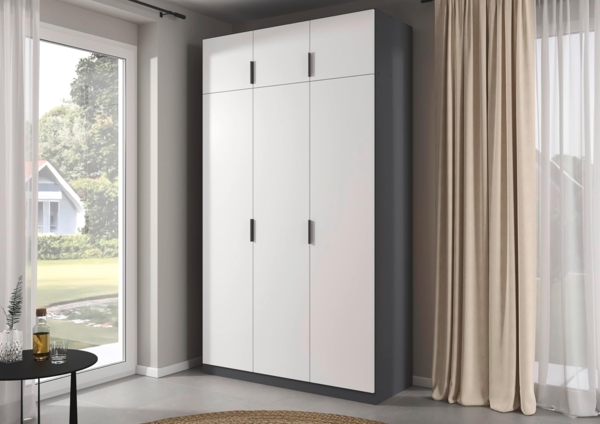 Rauch Möbel Lagoa, Kleiderschrank, Garderobe für Schlafzimmer, Kinderzimmer, Jugendzimmer 6-türig, mit Zubehör Classic, Farbe Weiß/Grau metallic, Schwarz, Breite 136 Bild 2