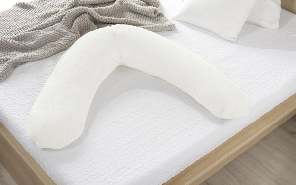 Theraline Stillkissen 190cm inkl. Bezug Creme, Feinstrick Mikroperlenfüllung Bild 2