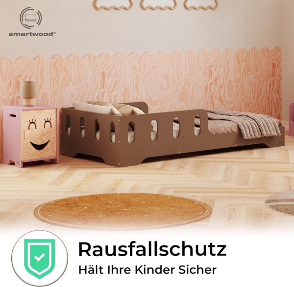 smartwood Kinderbett 120x200 cm in Braun - Montessori Bodenbett mit Rausfallschutz & Lattenrost - Aus handbemaltem Sperrholz - Sicher für Jungen und Mädchen - Einfache Montage - TILA 6 Bild 6