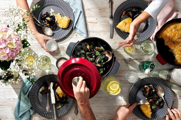 WOLL Iron Gusseisentopf rund Ø 28 cm 3,7 L raue Emaillierung Selbstberieselungsdeckel Induktion & Ofen bis 300 °C Spülmaschinenfest Bild 8