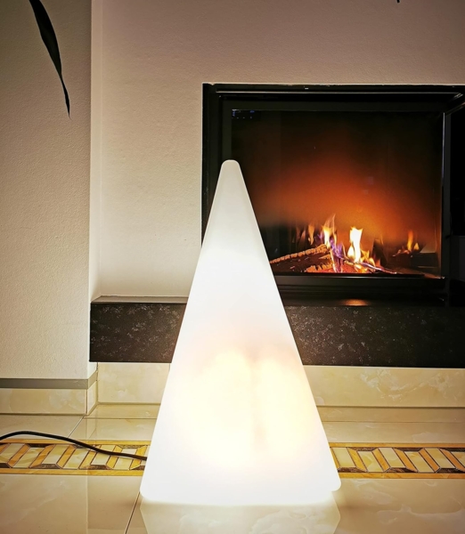 TRANGO LED Gartenleuchte, 7231-60L IP65 LED Gartenlampe, Außenlampe, Leucht-Figur *PYRAMIDE* 60cm weiß inkl. ca. 5 Meter Zuleitungskabel inkl. LED Leuchtmittel, Wegbeleuchtung, Außenleuchte, Gartenstrahler Bild 4