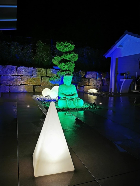 TRANGO LED Gartenleuchte, 7231-60L IP65 LED Gartenlampe, Außenlampe, Leucht-Figur *PYRAMIDE* 60cm weiß inkl. ca. 5 Meter Zuleitungskabel inkl. LED Leuchtmittel, Wegbeleuchtung, Außenleuchte, Gartenstrahler Bild 2