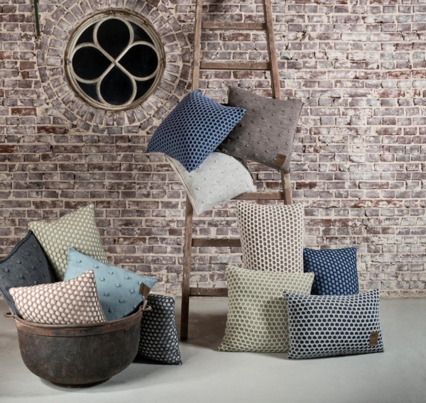 Knit Factory Mila Kissen 60x40 cm Wabe Beige Schwarz Bild 7