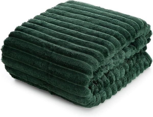 Wohndecke SOFT Design91 Streifen Steppung Gestreifte Decke Gesteppte Sofadecke 220x200 cm grün