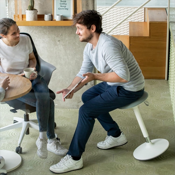Ergotopia 'Dykó I' Sitz-Stehhocker mit Schwingeffekt, 360° drehbar, höhenverstellbar 57–83 cm, Grau / Weiß Bild 7