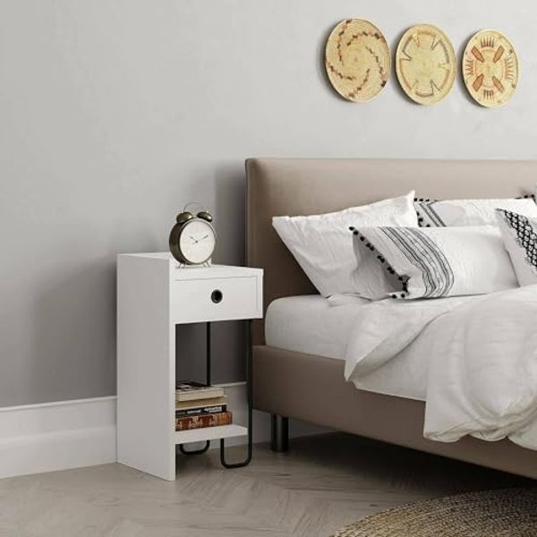 Dmora Nachttisch Quilla 32 x 30 x 61 cm Weiß 1 Schublade 2 Böden