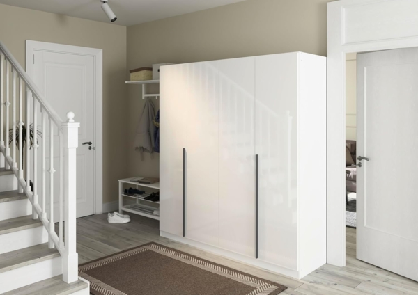 rauch Kleiderschrank Alba, Drehtürenschrank, Garderobenschrank, 4-türig, mit 2 Kleiderstangen und 2 Einlegeböden, Farbe Hochglanz Weiß/Weiß, Griffstange Grau metallic, Schwarz, 181x197x54cm Bild 2