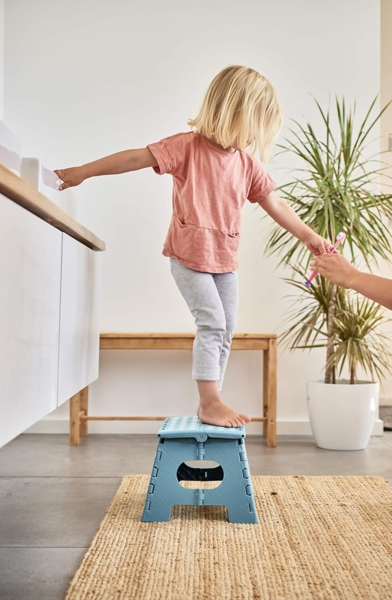 ZELLER Klapphocker, Kunststoff, 35x28x22 cm 13032 eisblau Bild 5