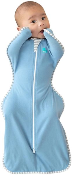 Love To Dream Swaddle Up™ Pucksack, mittelgroß, 6–8,5 kg – Blau, Gute Passform, unterstützt gesunden Schlaf, 1,0 Tog – ideal für 20–24 °C, maschinenwaschbar