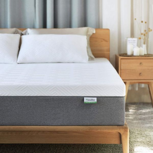 Novilla  Matratze 140x200 H3 Memory Foam Kaltschaummatratze  Bambus-Gewebe Schaumstoff  7 Zonen Rollmatratze  Atmungsaktiv Stressabbau Öko-Tex  18cm