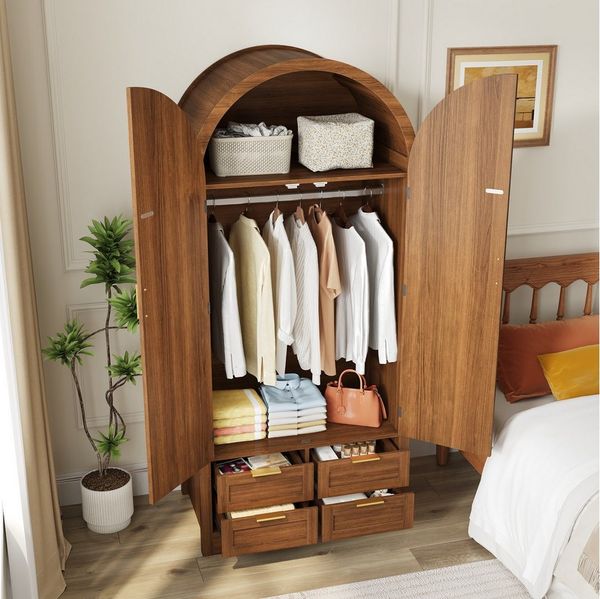 Merax Kleiderschrank mit Stofftüren, Schublade & Kleiderstange (Kommode, 1-St, für Gäste- & Ankleidezimmer) Garderobenschrank mit geschwungenen Türen & Rattanfront, 80x50x179 cm
