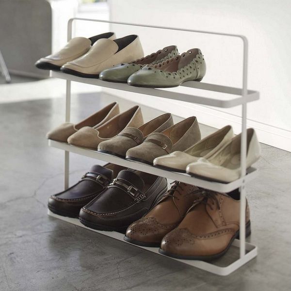 Yamazaki Schuhregal Tower Schuhständer 3 Ebenen Metall schmal tragbar mobil platzsparend, Schuhständer, Schuhablage, für 8 bis 9 Paar Schuhe, freistehend