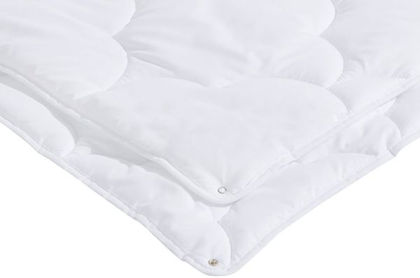 OTTO home Microfaserbettdecke Mondschein, Bettdecke 135x200 cm, 155x220 cm, 200x200 cm, Füllung: Polyester, Bezug: Polyester oder antibakteriellen Microfaser, Bettdecken, Sommer, Winter, allergiker geeignet (Hausstauballergiker)