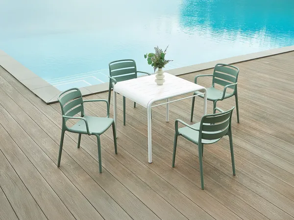 Vente-unique - MOAH Garden dining set Plastik GrünWeiß - B 56,5 cm80,5 cm x H 81 cm77 cm x L 60 cm90,5 cm