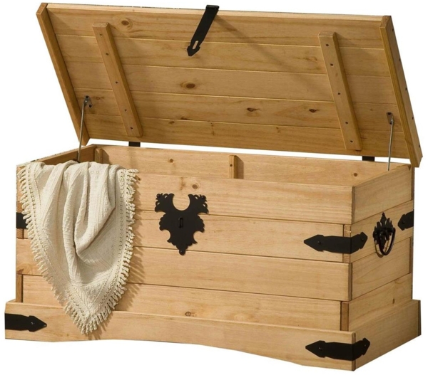 Holztruhe 92 x 46 x 50 cm aus massivem Kiefernholz Natur mit Zierverschluss