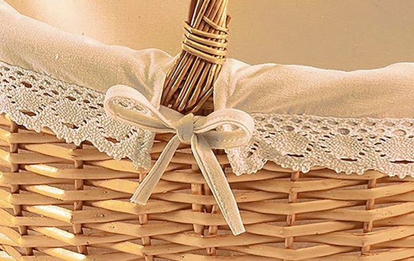 Kobolo Dekokorb Weidenkorb mit Henkel und Textil mit Häkelborte