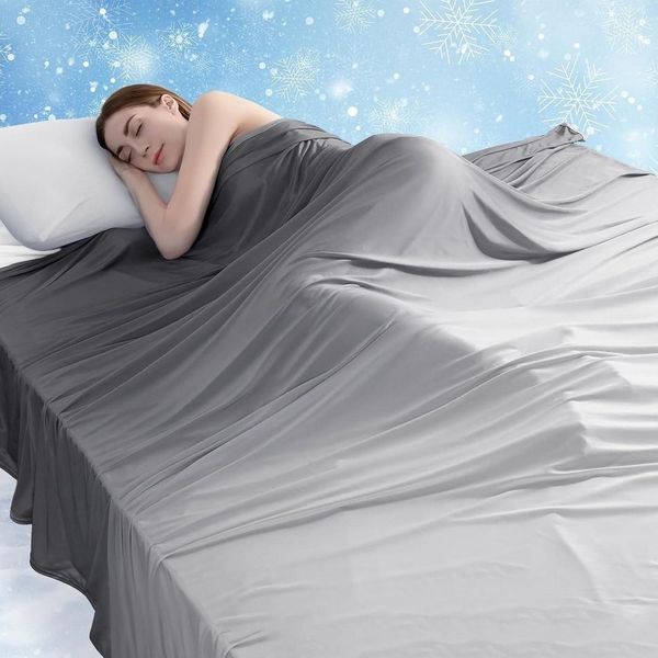 Elegear Sommerbettdecke kühldecken zum schlafen kühlende bettdecke sommerdecke 150x200/200x220, Bezug: Oberfläche: 75% Nylon 25% Polyester, Rückseite: 100% natürliche Bambusfaser, kühldecke sommer, Q-Max>0,5, Atmungsaktive Sofadecke, Reisedecke