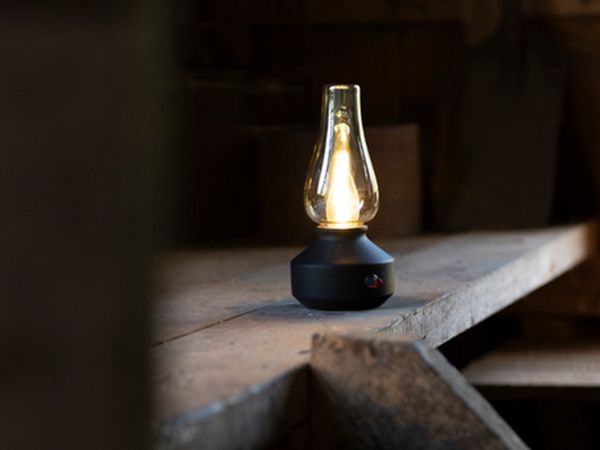 LED Akku Tischleuchte für Innen & Außen, Schwarz mit Rauchglas, Höhe 24,5cm