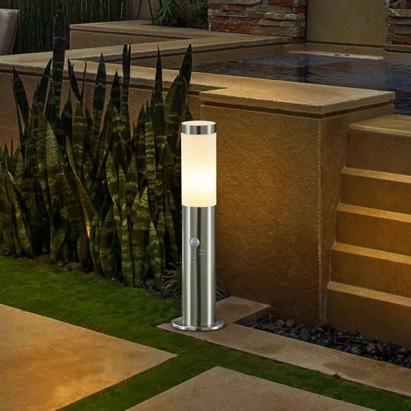 Lindby Außen-Stehlampe Statius, Edelstahl Chrom IP44mit Bewegungsmelder, 1 x 15 W LED