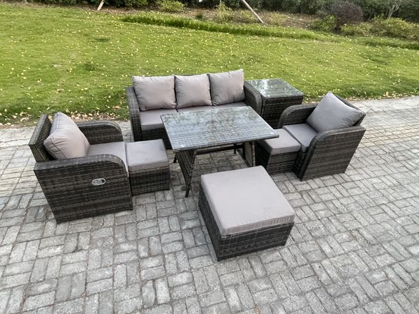 Fimous 8-Sitzer Hoher Rücken Rattan Gartenmöbel Sets mit Rechteckiger Esstisch Liegestühle 3-Sitzer Sofa 3 Hockern Beistelltisch