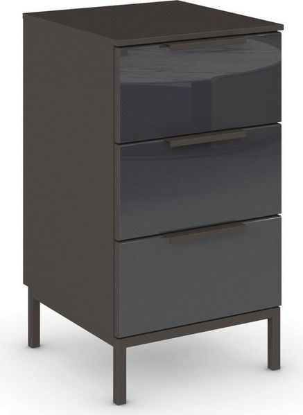 Rauch Möbel Flipp, Nachttisch, Nachtkommode für Schlafzimmer, mit Metallkufe graphit, Graphit/Glasfront Basalt, 3 Schubkästen, Griffe graphit, 40 x 72 x 42 cm