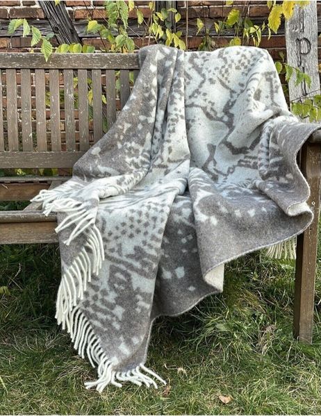 Jacquard Plaid "Snake" Python 130x180 cm 100% feine Merinowolle braun