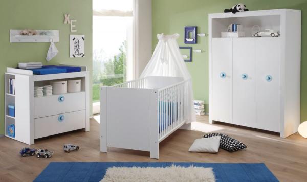 Trendteam 'Olivia' 4-tlg. Babyzimmer-Set, weiß/blau, aus Bett 70x140 cm, Kleiderschrank, Wickelkommode mit Unterstellregal, Wandboard