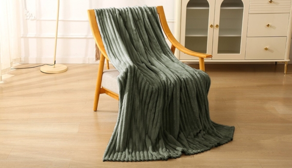 Wohndecke Millara, Leonique, Kuscheldecke in Cord-Optik Bild 2