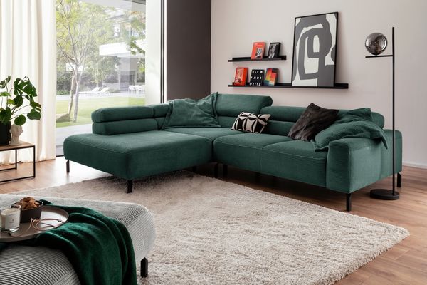 KAWOLA Sofa DELIA Ecksofa XL Cord smaragd mit motorischem Sitzvorzug Recamiere links 74 x 219 x 312 cm