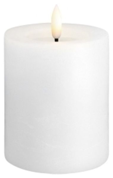 Moods & More LED-Rustik-Blockkerze in Weiß mit Schmelzeffekt – Ø 7 4 cm x H 10 cm