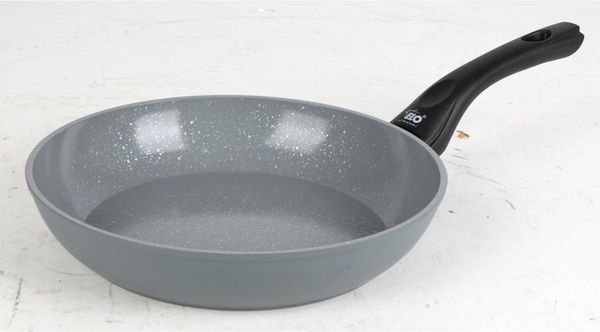 ELO Pfanne BORNEO 24 cm – Marmoroptik, kratzfest, Antihaft, für alle Herdarten inkl. Induktion, fettarm braten
