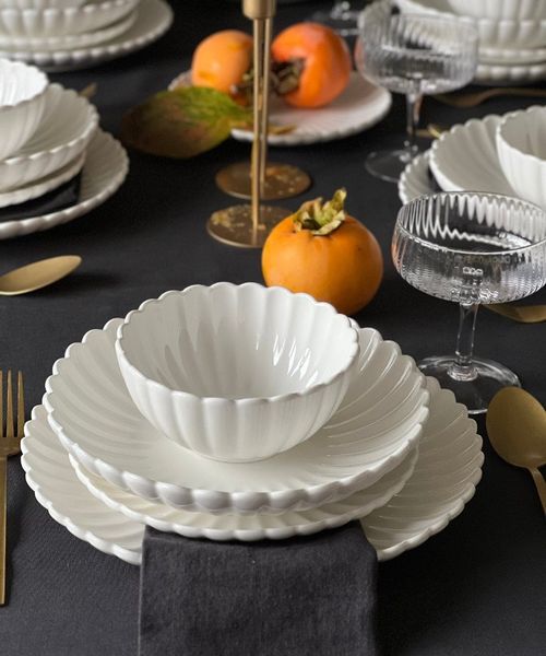 Zoha Teller-Set Lotus mit 3D-Wellenstruktur aus Porzellan, Stilvoll, Mikrowellenfest (48-tlg), 6 Personen, Porzellan, Tafelservice als Geschenk, für Zuhause oder Events, Spülmaschinenfest