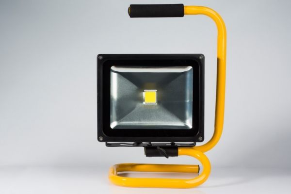 Volteno LED-Flutlicht 30W niedrig (VO0259)
