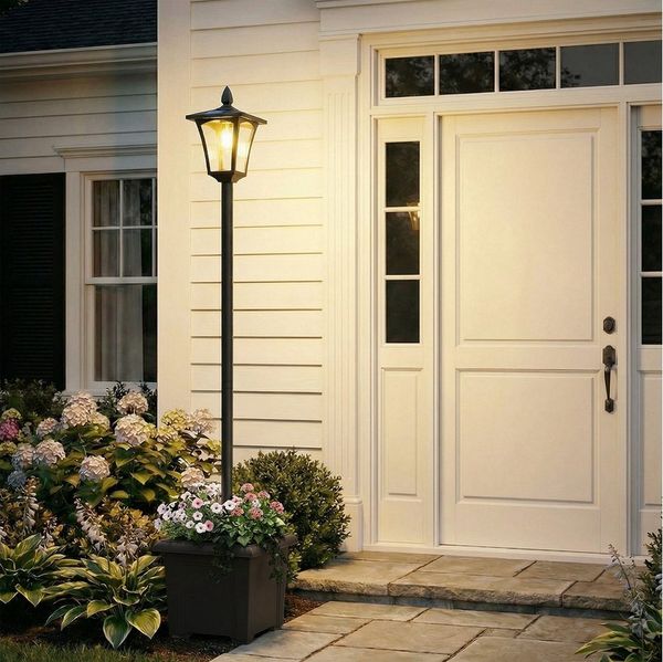 Outsunny Außen-Stehlampe Wetterfeste Wegleuchte mit LED, 10 Std. Beleuchtung, Automatische Dämmerungserkennung, LED wechselbar, Warmweiß, für Außen, 33 x 33 x 160 cm, Schwarz