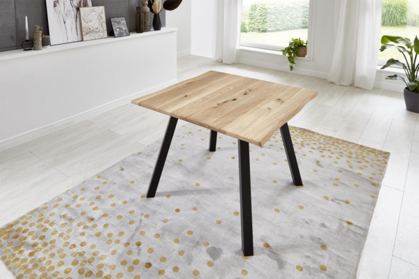 Esstisch Baumkante massiv Wildeiche naturfarben 90 x 90 cm schwarz EDIK 75819615