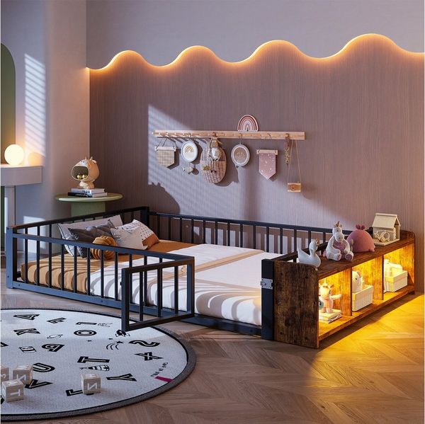 Merax Kinderbett mit LED-Beleuchtung, Metallbett, Bodenbett (1-tlg), Flachbett 140x200 cm mit Schutzgeländer,offenem Ablagefach,Bettgestell