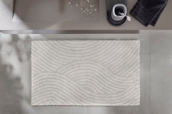 Kleine Wolke Badematte Calma, Höhe 30 mm, rutschhemmend beschichtet, fußbodenheizungsgeeignet, Polyacryl, rechteckig, Badteppich, Wellen Design