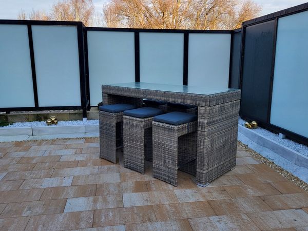 Ragnarök Möbel-Design Bartisch Bar Set Odin (Set, 1 Tisch mit 6 Bar-Hocker), gigantisches Maß, variabel nutzbar (Buffet oder Stehtisch)