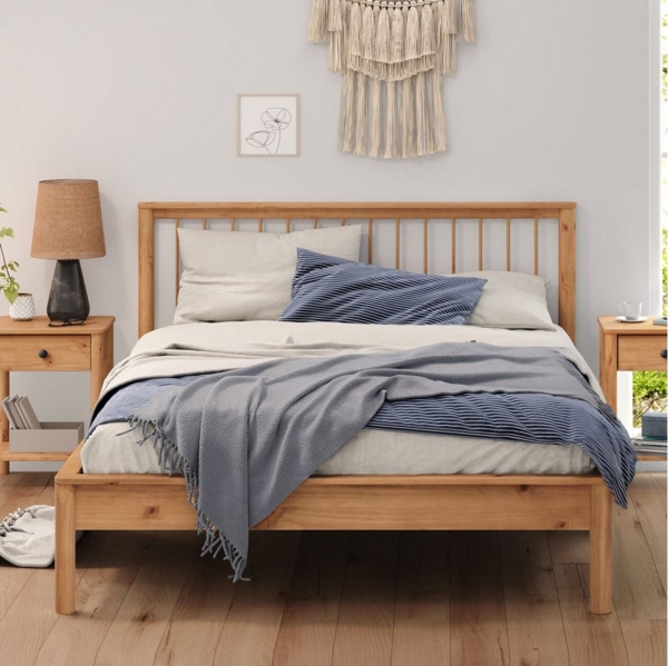 IDIMEX Massivholzbett APOANA, 140x200 Bett mit Lattenrost, modernes Holzbett mit Kopfteil aus Kiefer