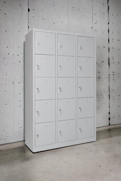 Schließfachschrank grau 15-türig
