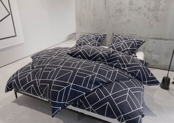 Mako Satin Bettwäsche Urban Geometric dunkelblau 140x200 + 70x90